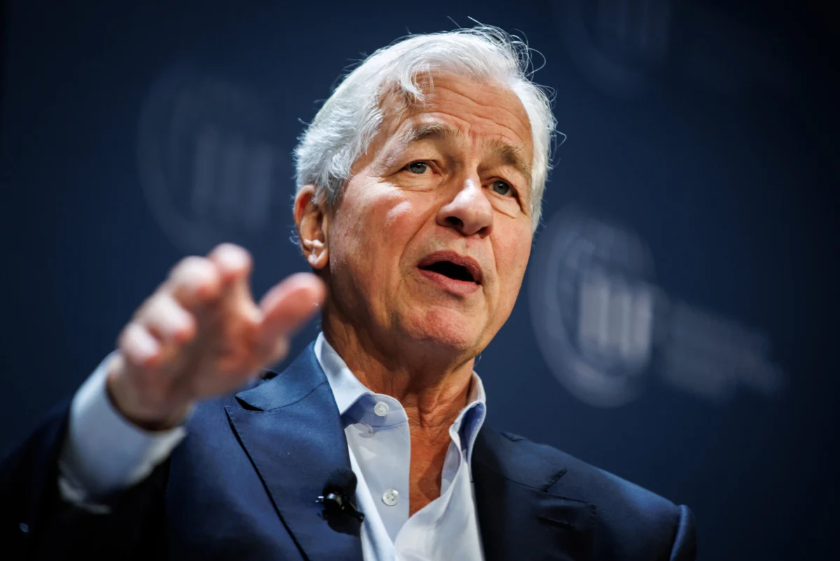 Jamie Dimon Sounds Alarm on Global Risks, Advises Caution on Equities and Long-Dated Treasurys