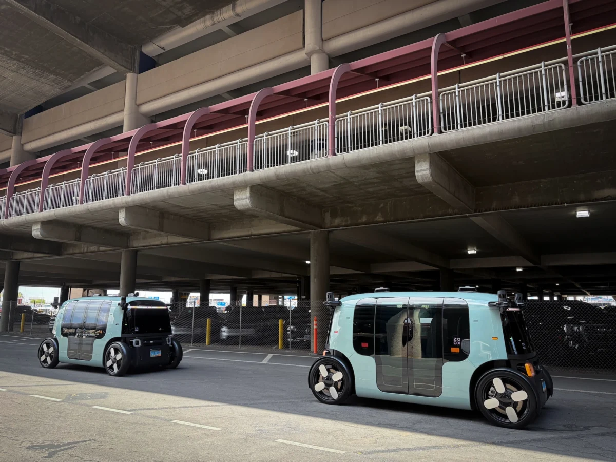 Zoox Elevates Las Vegas Robotaxi Service with Harry Reid International Airport Expansion, Intensifying Autonomous Vehicle Race