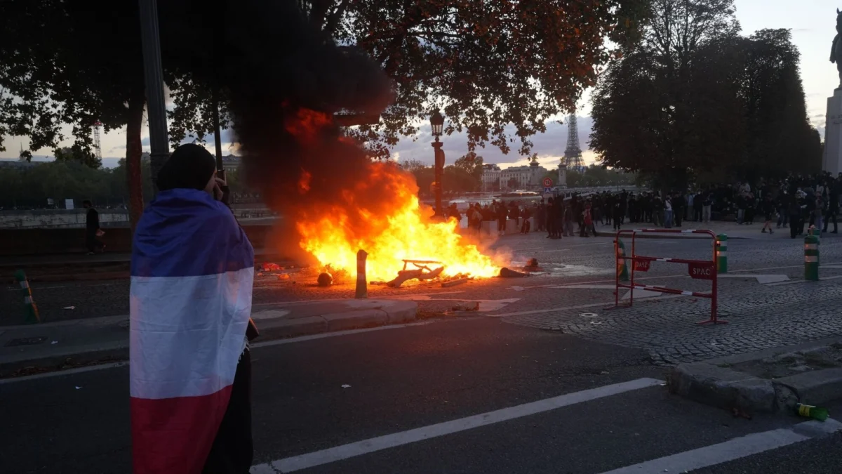 Moody’s Maintains Credit Rating Amidst French Debt Crisis, But Concerns Linger