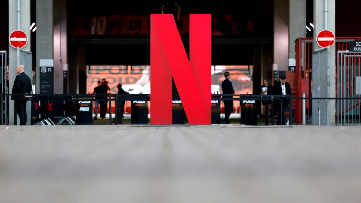 Tech Giant Reports Modest Revenue Growth, Navigates Shifting Market Dynamics